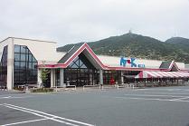 0909 山口県を中心に マルキュウ アルク サンマート ピクロスを展開するスーパーマーケット 株式会社丸久です